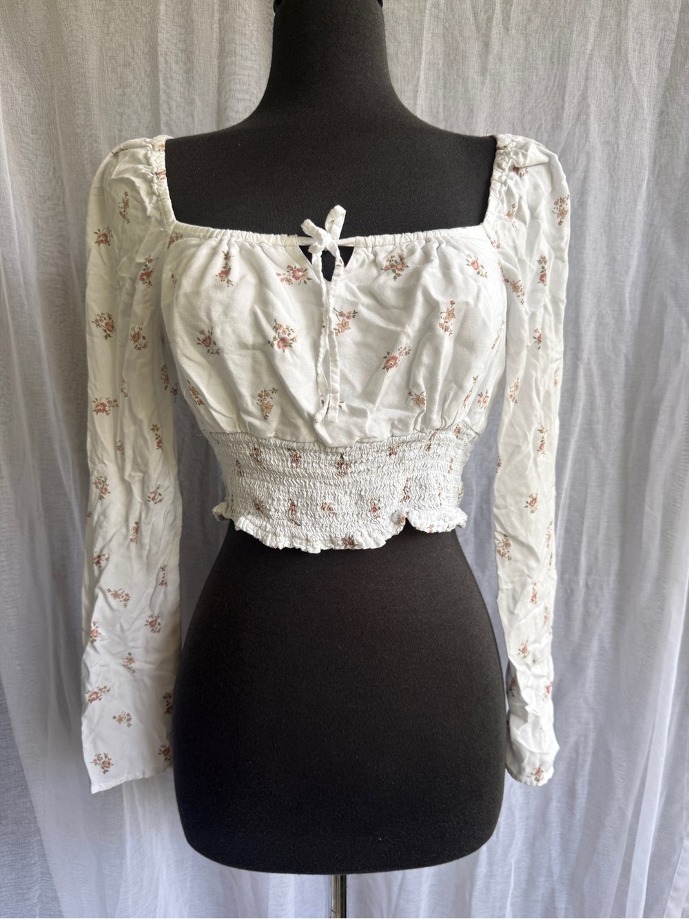 Hollister Women’s Cropped Peasant Top | Size M | White Pink Floral